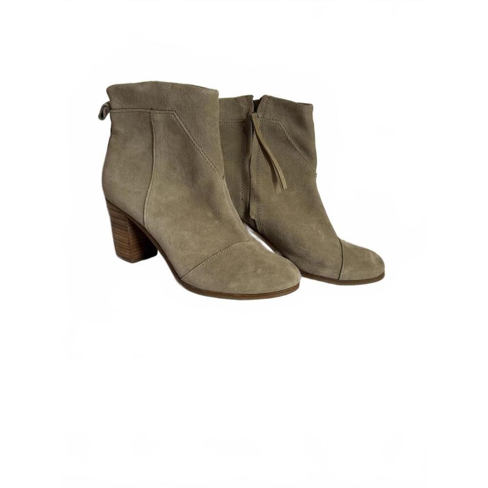 Tom's Evelyn Heeled Suede ankle Light Brown boots. Side Zip. Women's Size 8.5 M